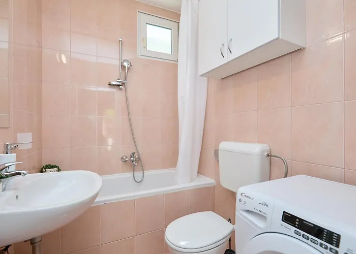 Denda דוברובניק